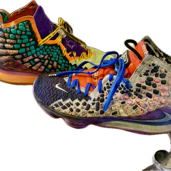 Nike LeBron 17  "What The..." colorway  12 M. Great Condition - Picture 14 of 14